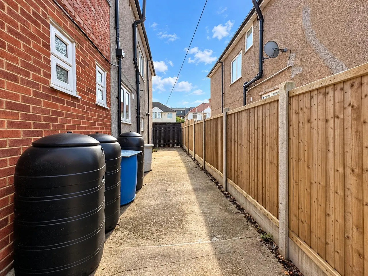 Cambridge Close, Hounslow, TW4, photo 20