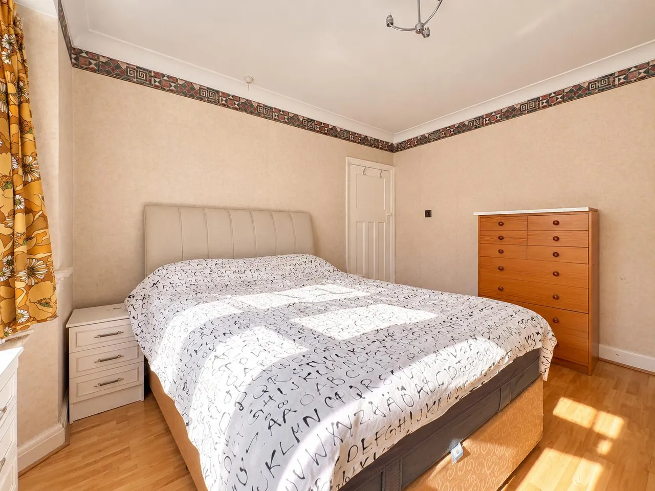 Cambridge Close, Hounslow, TW4, photo 14