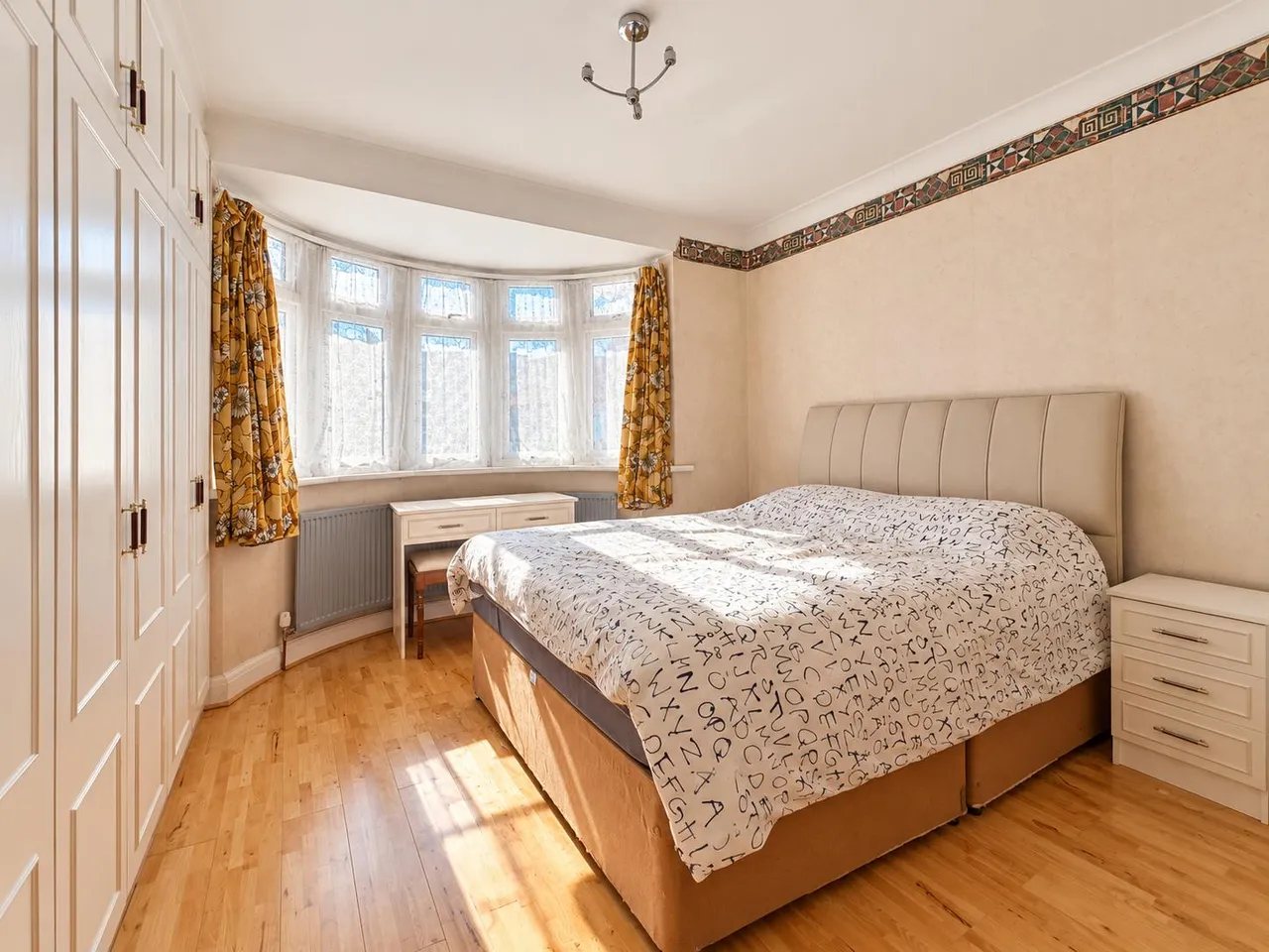 Cambridge Close, Hounslow, TW4, photo 13