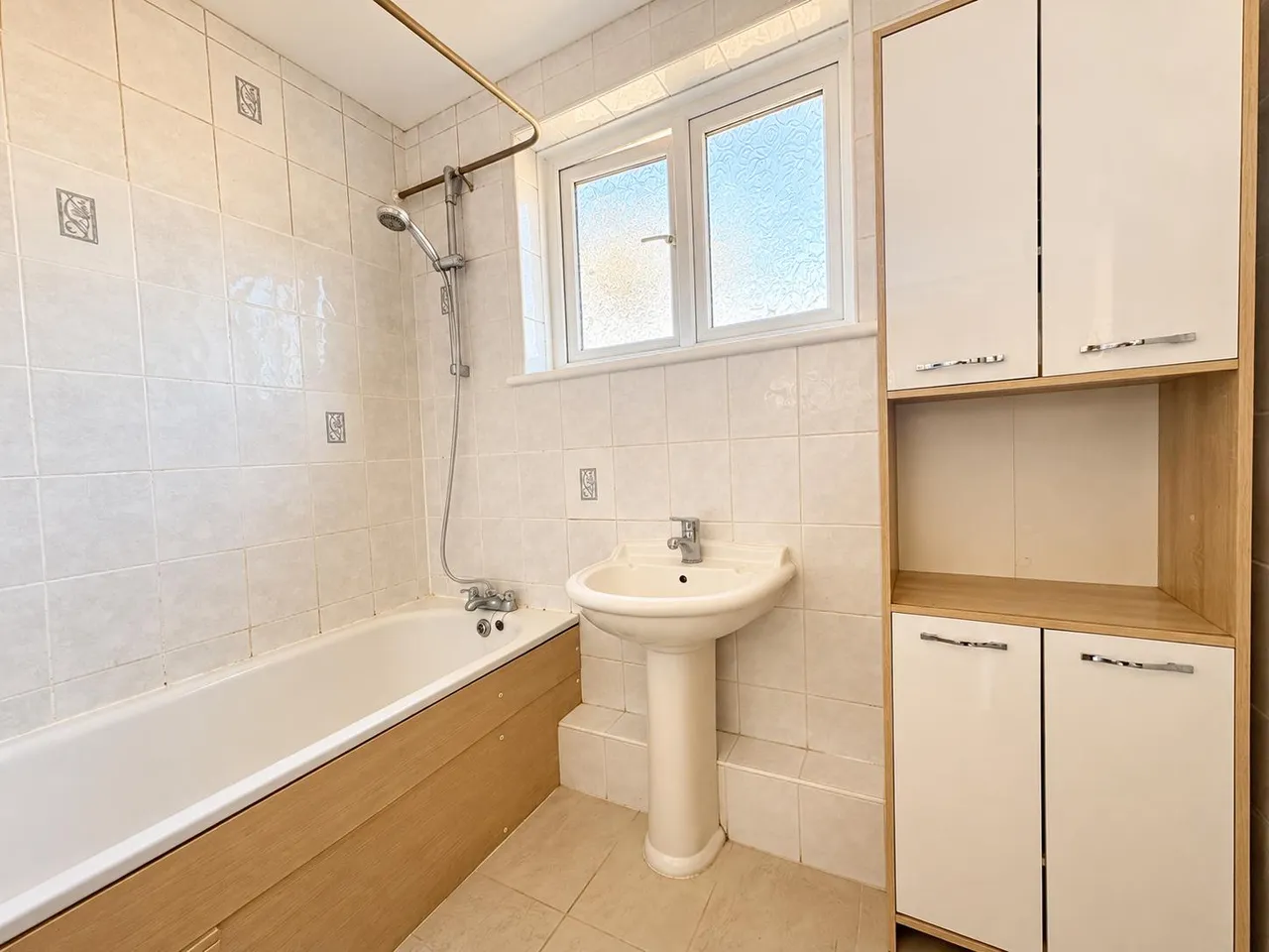 Cambridge Close, Hounslow, TW4, photo 15