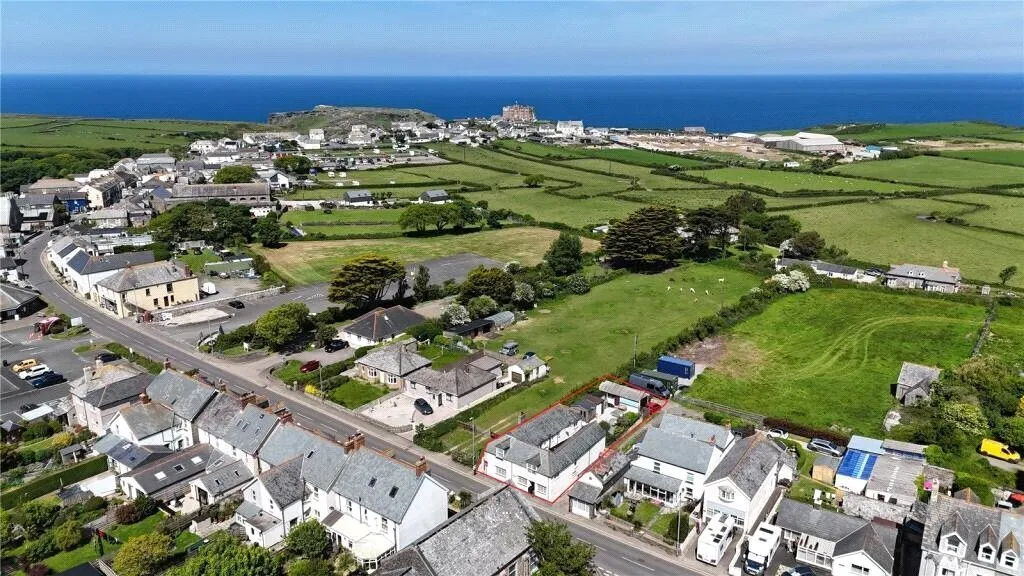 Bossiney Road, Tintagel, PL34, photo 19