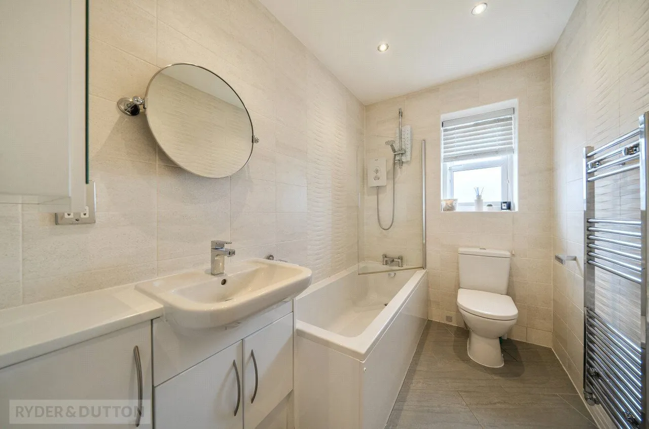 The Crescent, Shaw, OL2, photo 18