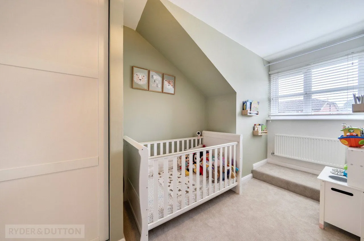 The Crescent, Shaw, OL2, photo 16