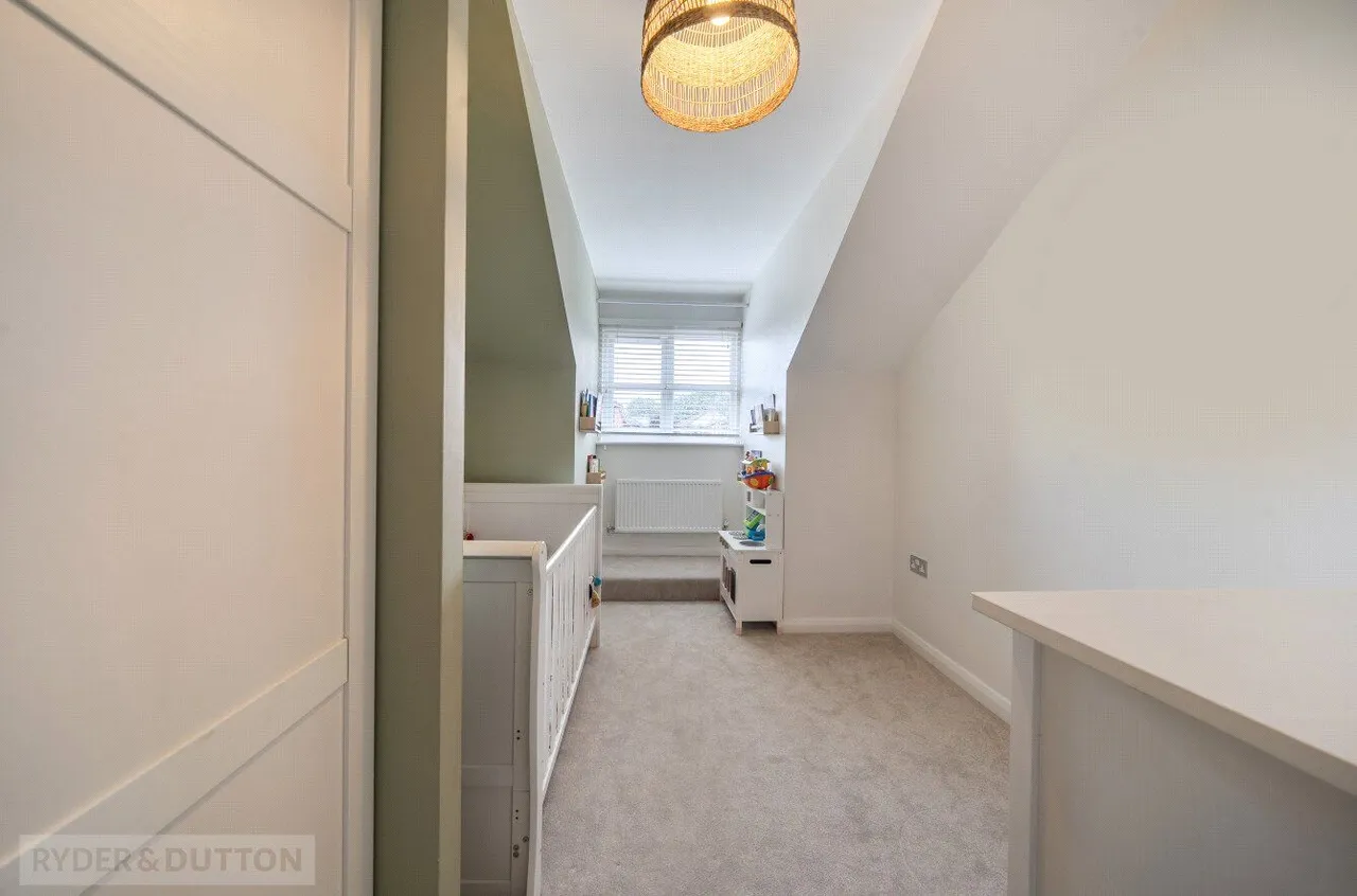 The Crescent, Shaw, OL2, photo 17