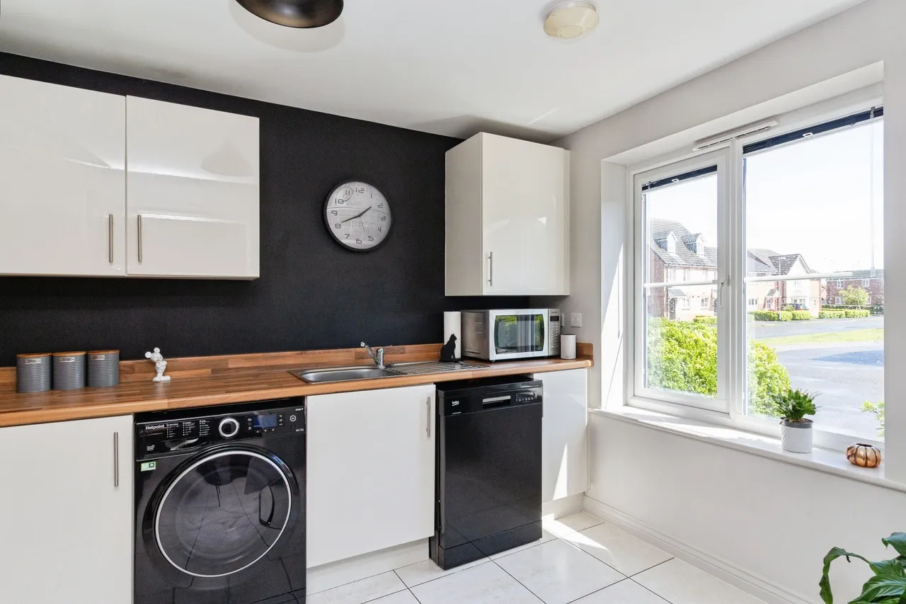Newbold Drive, Stafford, photo 3