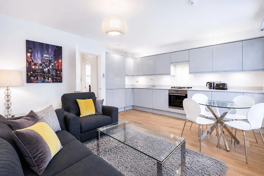 1 bed flat to rent, Old Compton Street, Soho, W1D