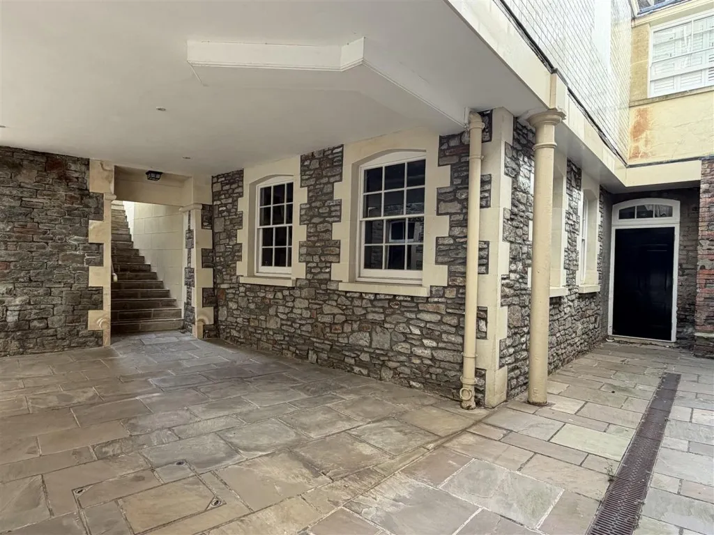 Guinea Street, Bristol, BS1, photo 2