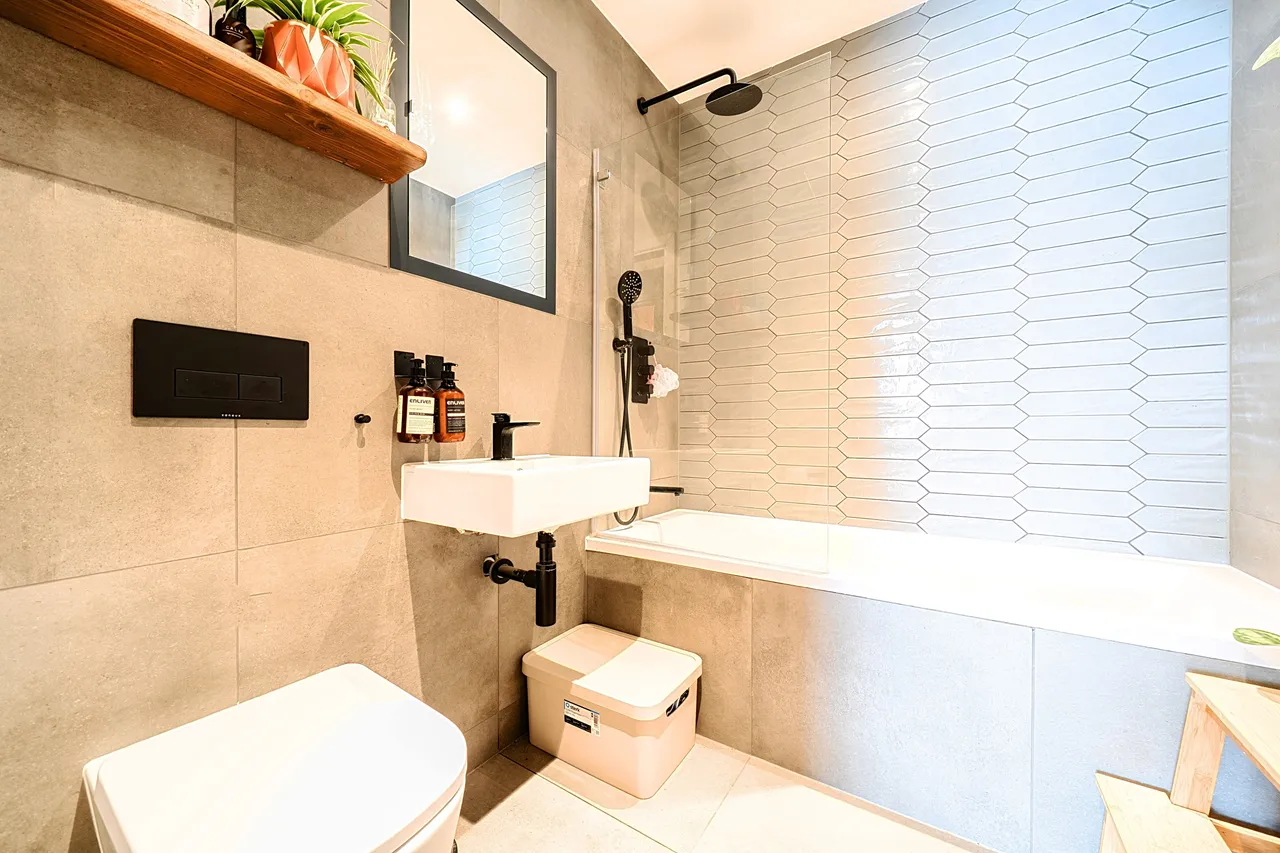 Flat 4 Broadwest Apartments, 245 Wood Street, London, photo 11