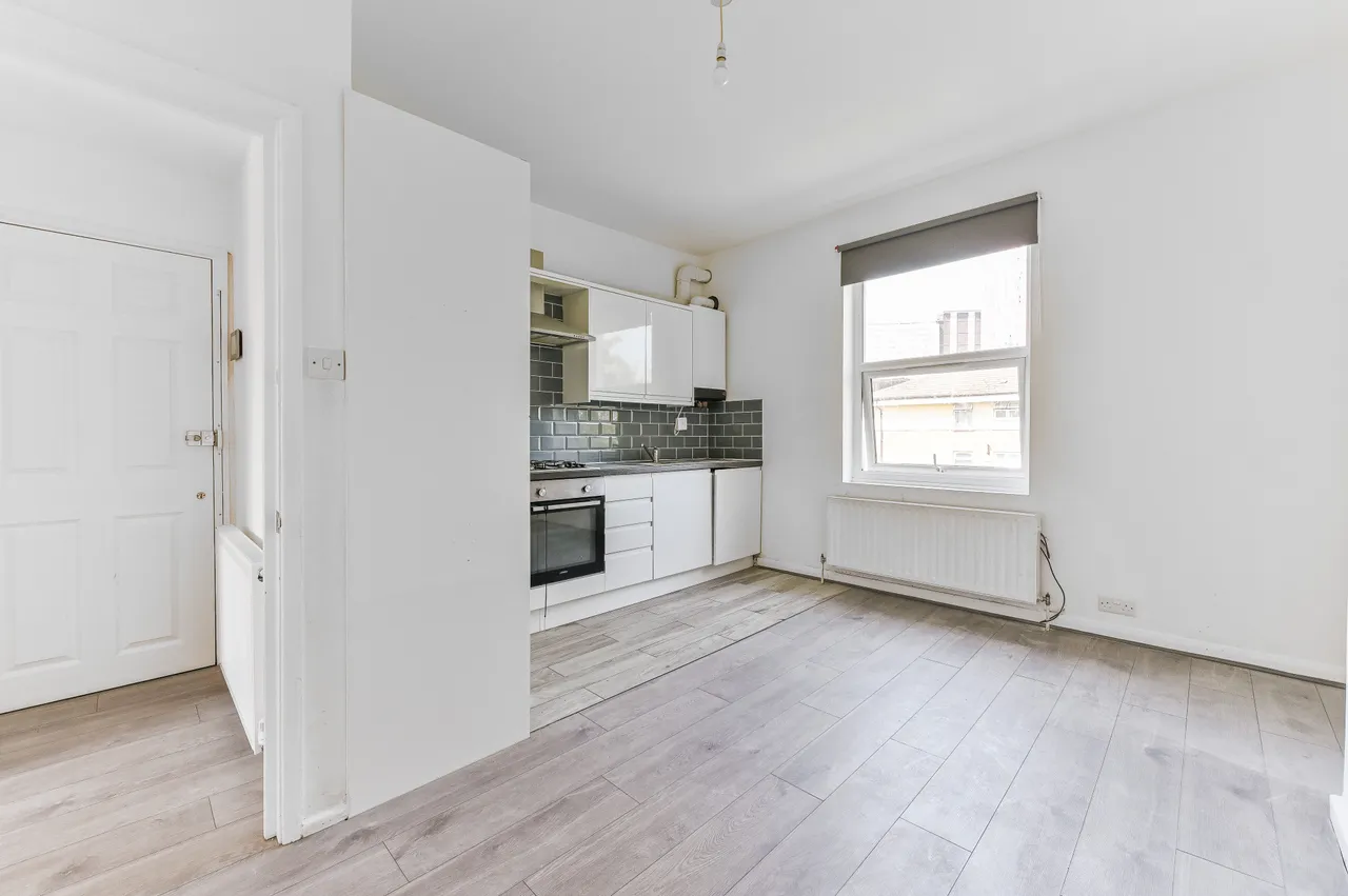Flat 2, 65 Lansdowne Road, Croydon, photo 2