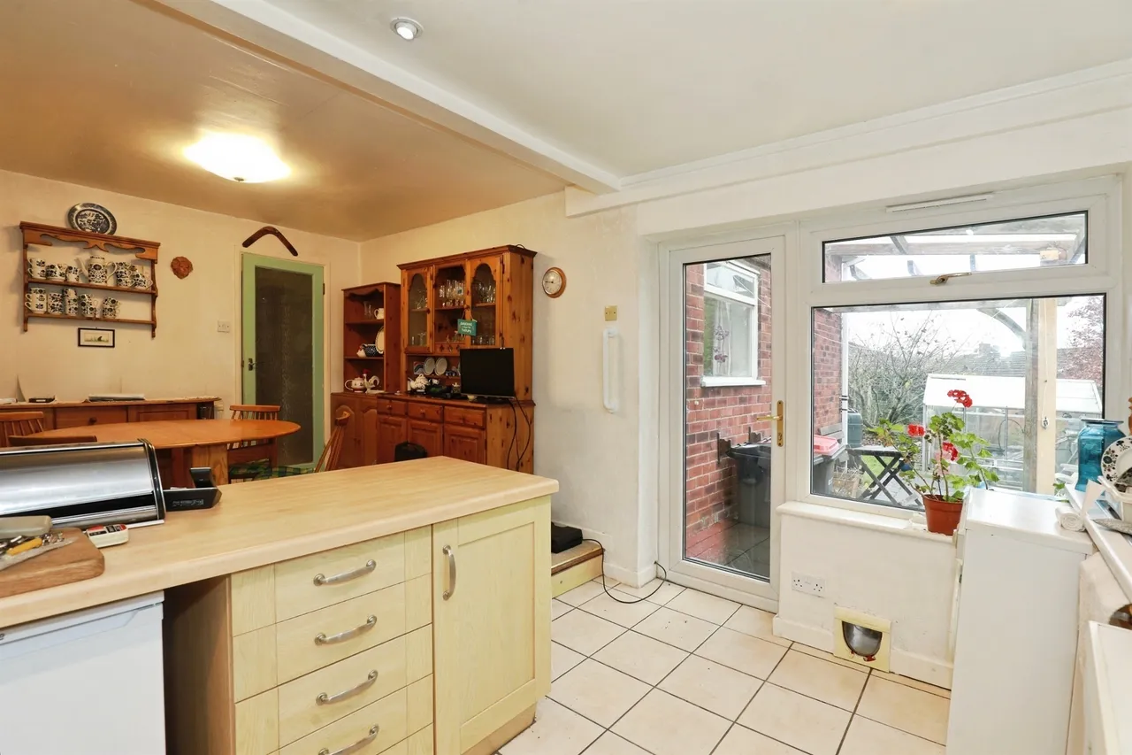 Shores Green Drive, Wincham, CW9, photo 3