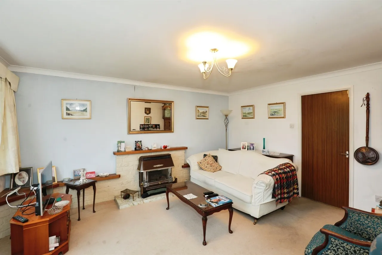 Shores Green Drive, Wincham, CW9, photo 8