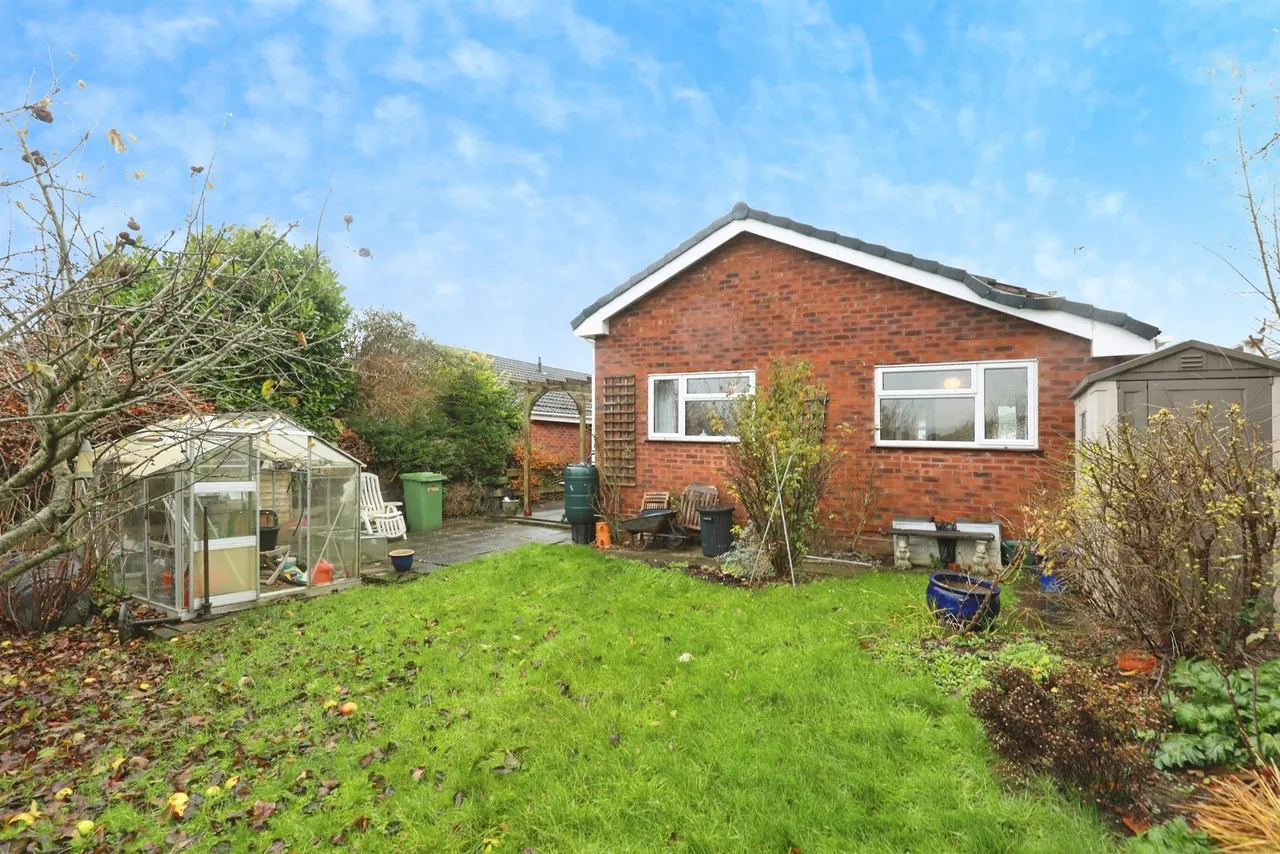 Shores Green Drive, Wincham, CW9, photo 2