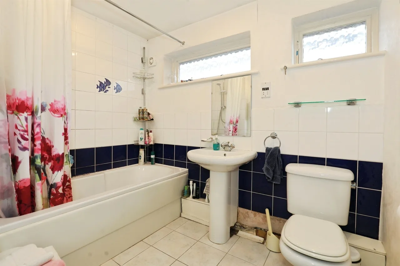 Shores Green Drive, Wincham, CW9, photo 18