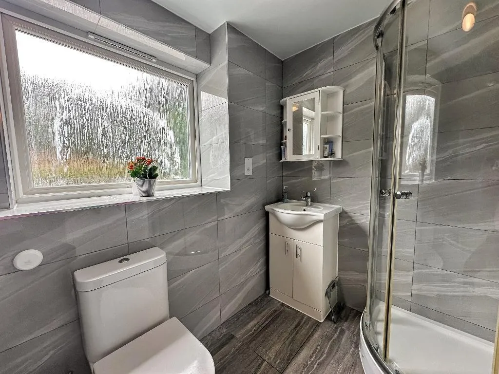 Hawkhirst Way, Kenley, photo 11