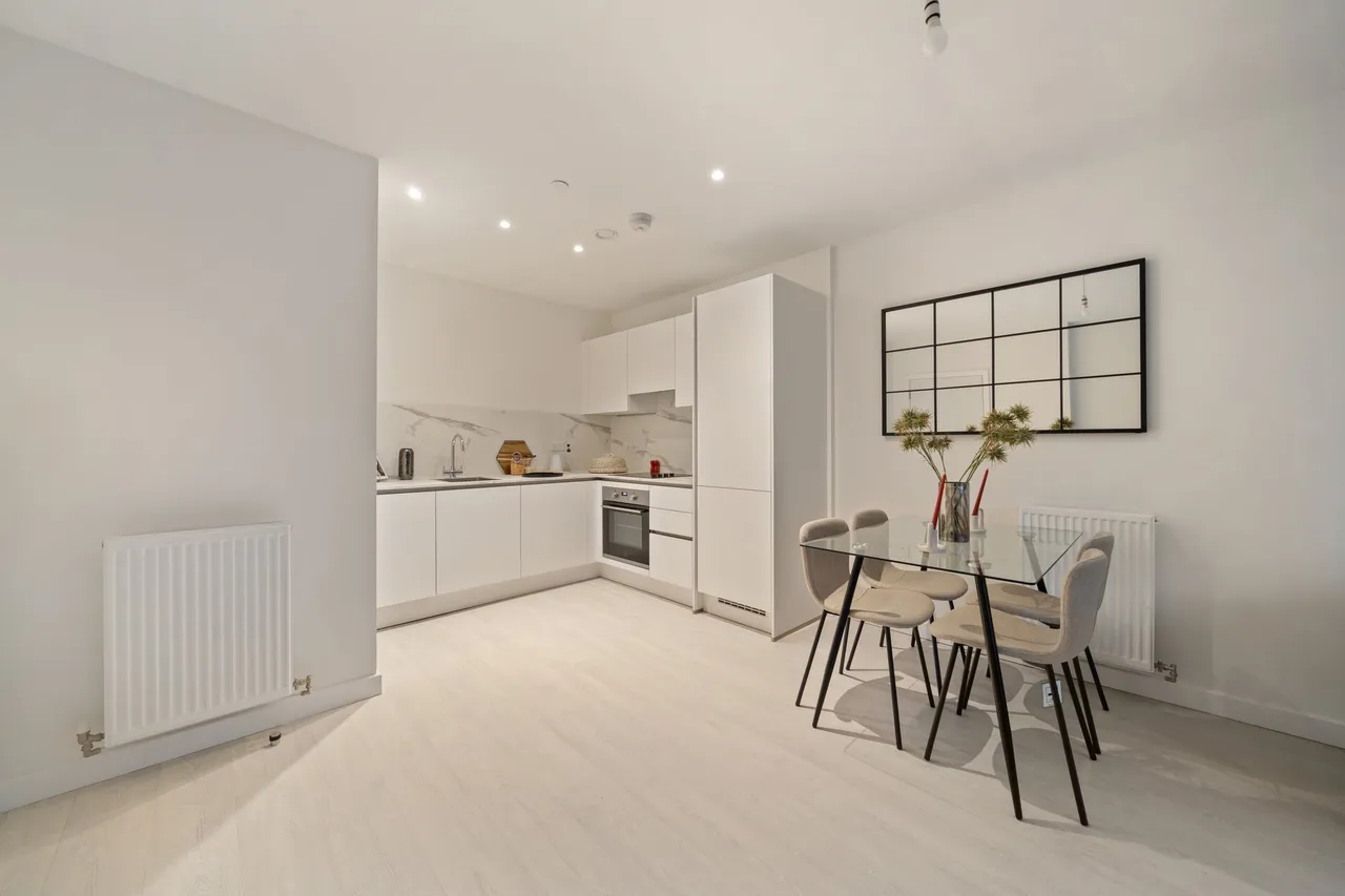 Farine Avenue, London, UB3, photo 12