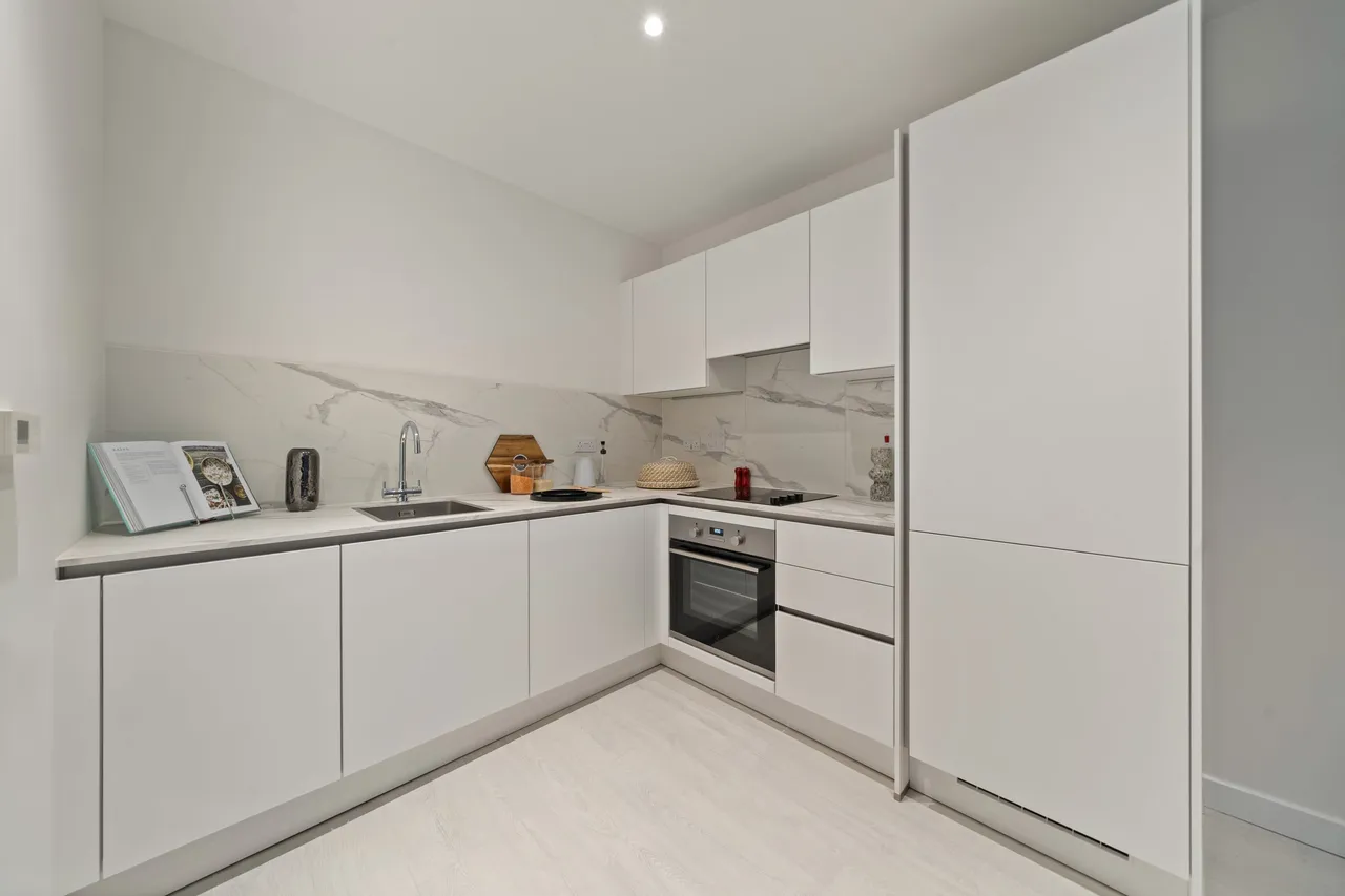 Farine Avenue, London, UB3, photo 6