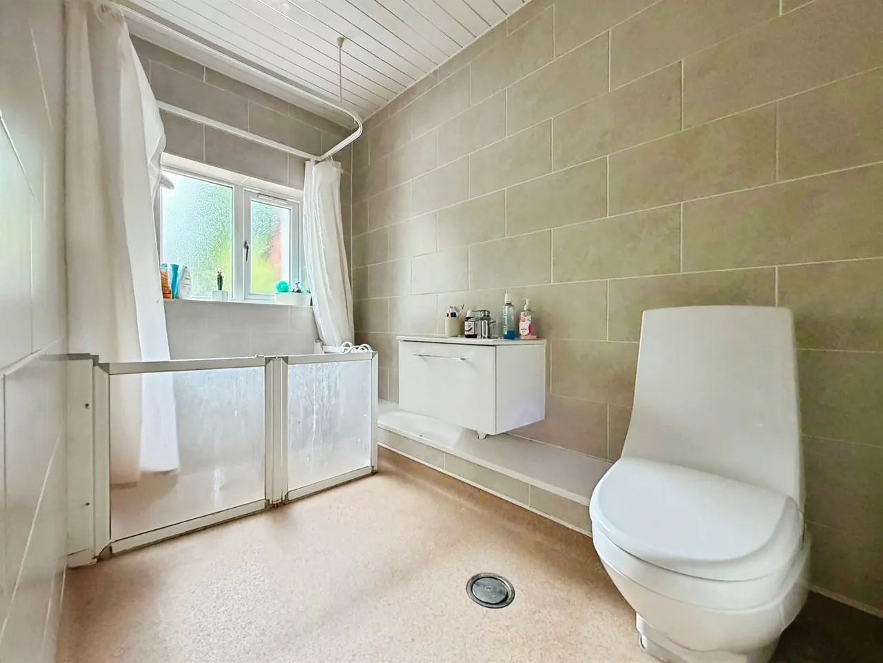 Childs Avenue, Woodcross, WV14, photo 12