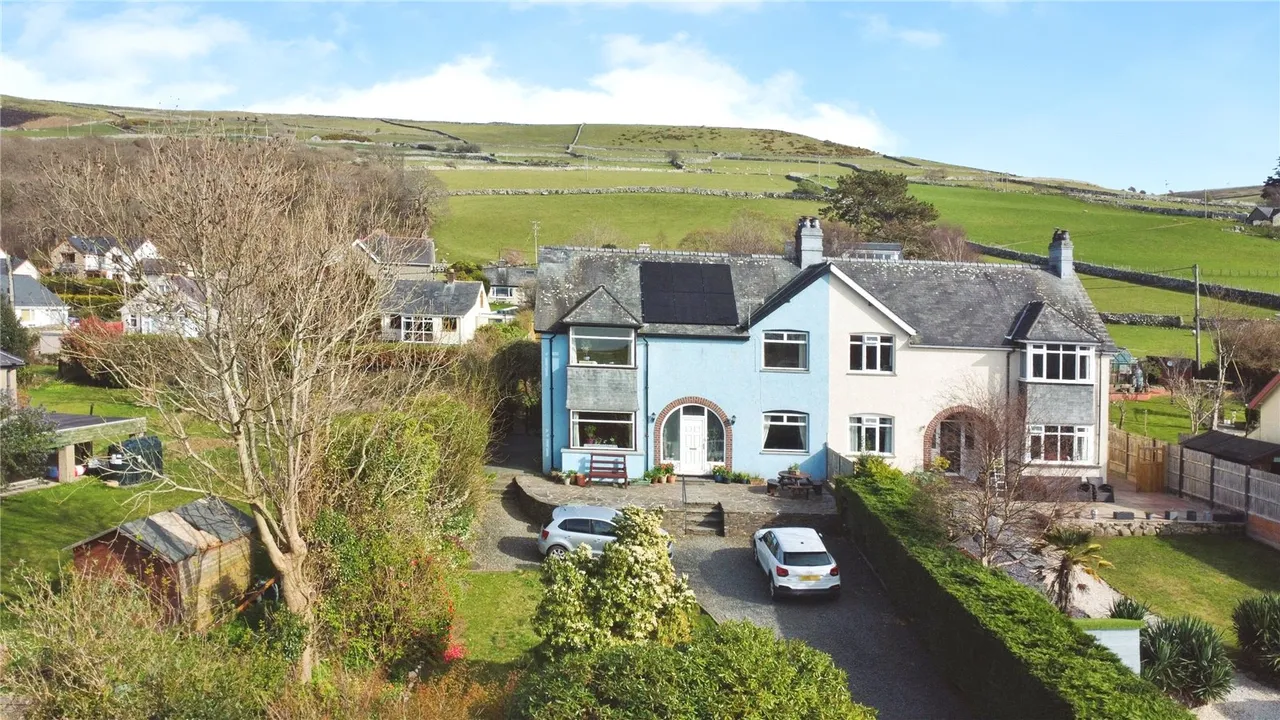 4 bed house for sale, Llwyngwril, Gwynedd