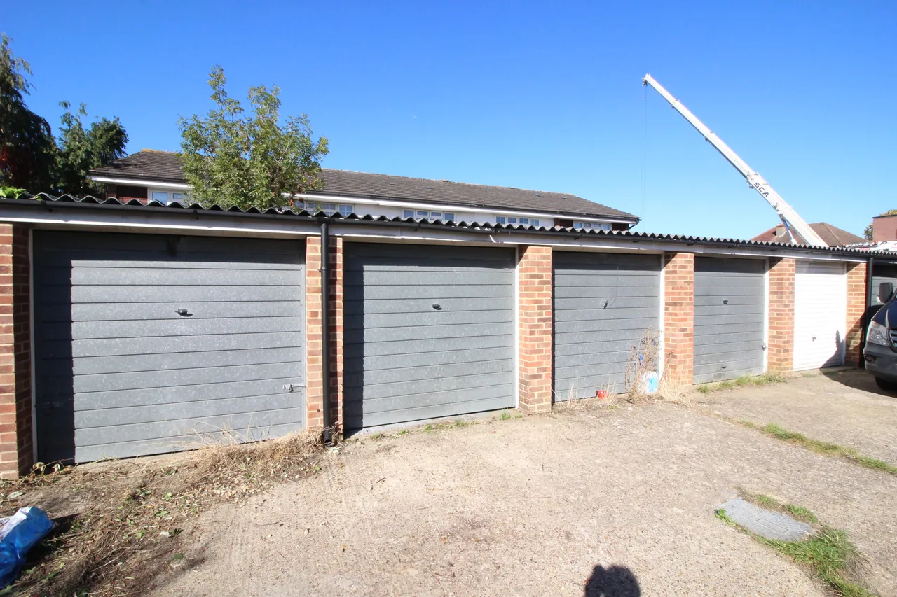 Trent Way, WORCESTER PARK, Surrey, Worcester Park, KT48TW, photo 8