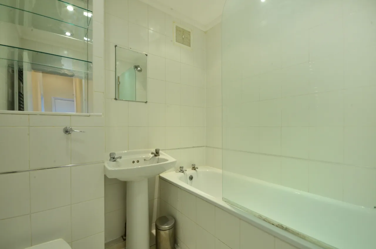 Flat 25, 20 Redcliffe Square, London, photo 7