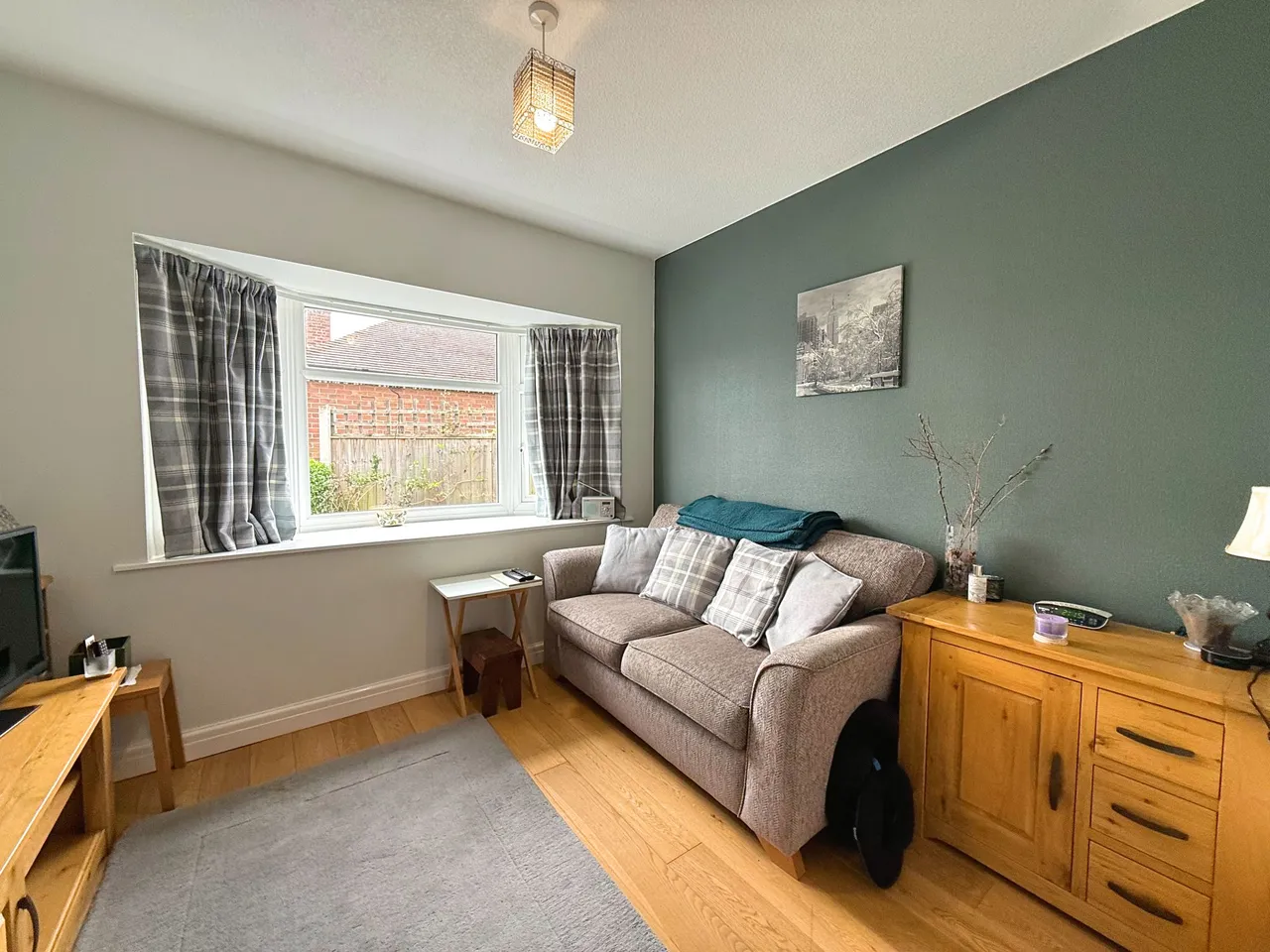 Kendal Avenue, Sale, photo 3