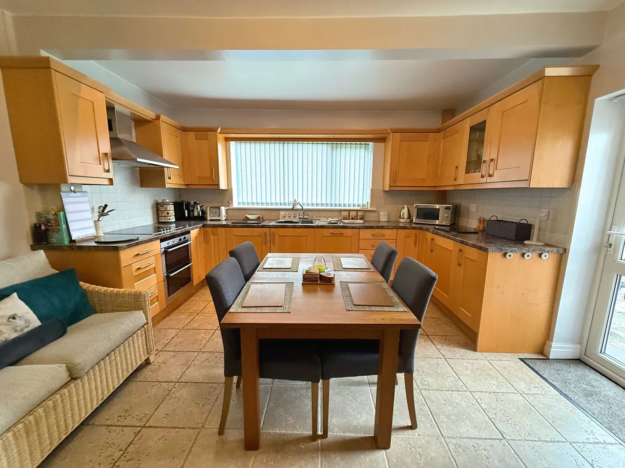 Kendal Avenue, Sale, photo 9