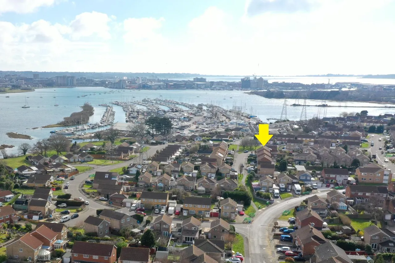 Harkwood Drive, BH15, photo 2