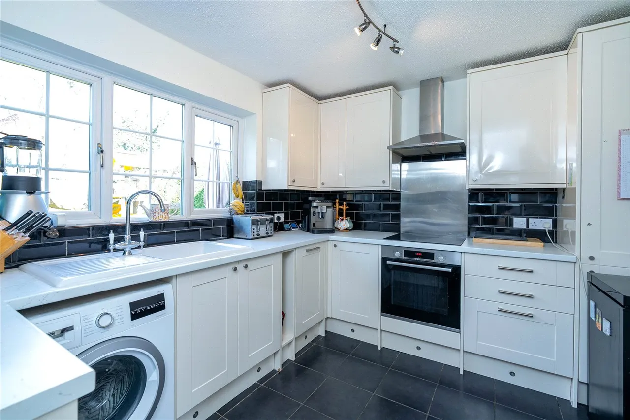 Wells Close, Grantham, Lincolnshire, NG31, photo 2