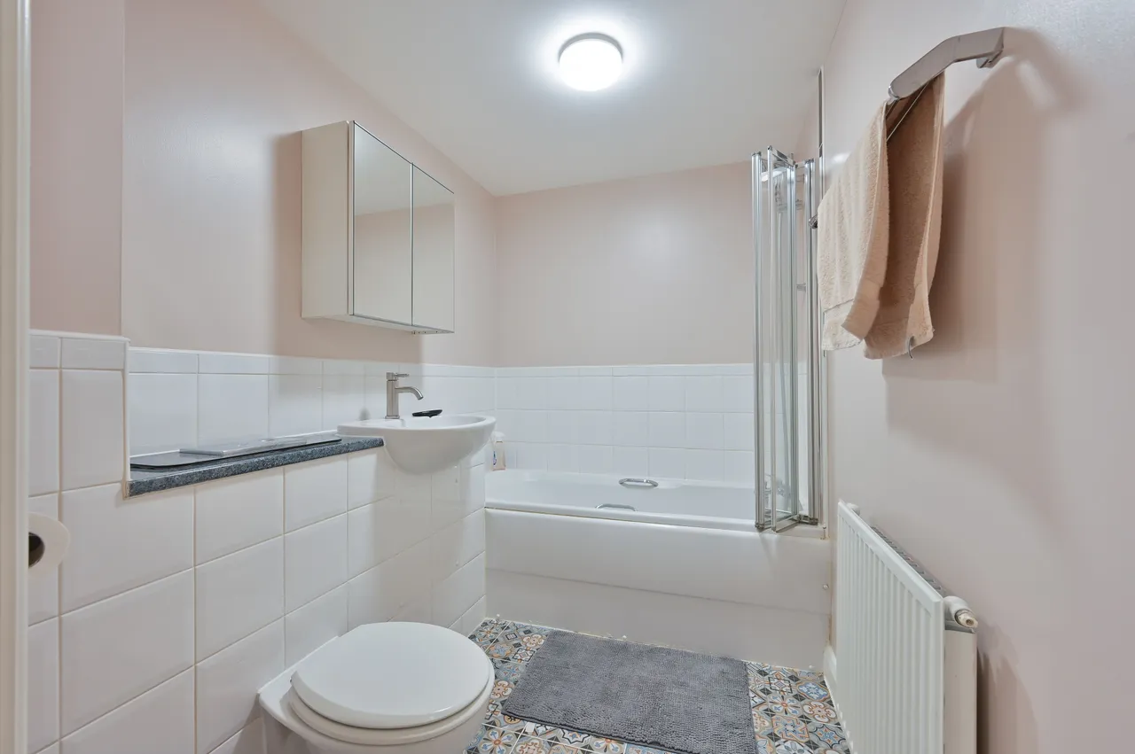 Watford, WD18, photo 10