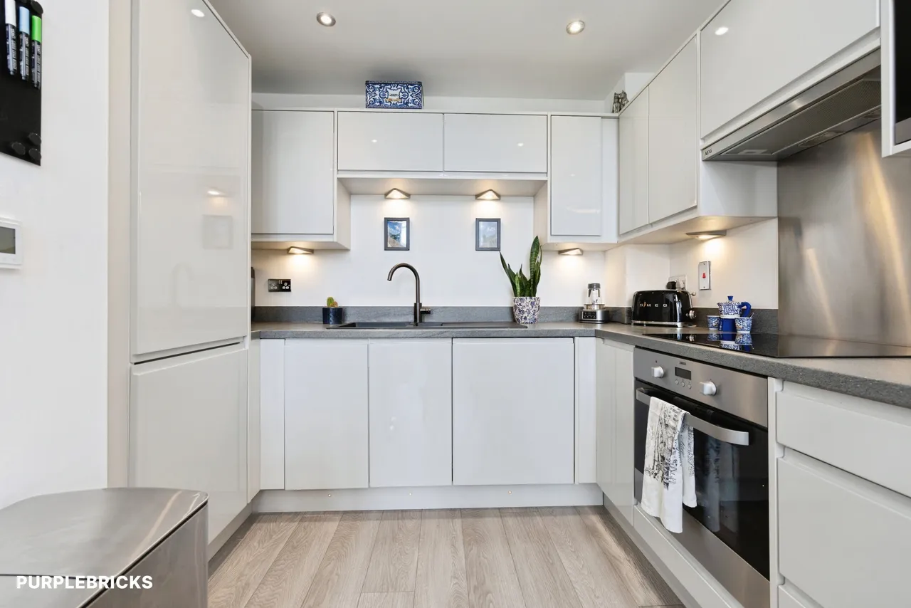 Worsdell Drive, Gateshead, NE8, photo 5