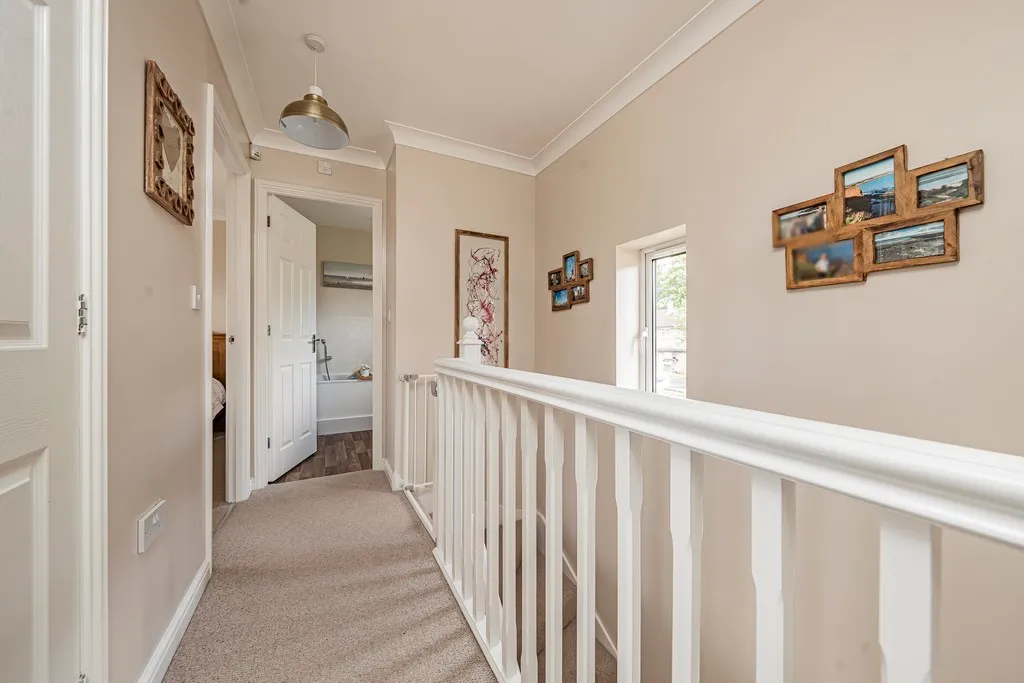 Buchan Close, Cowley, UB8, photo 26