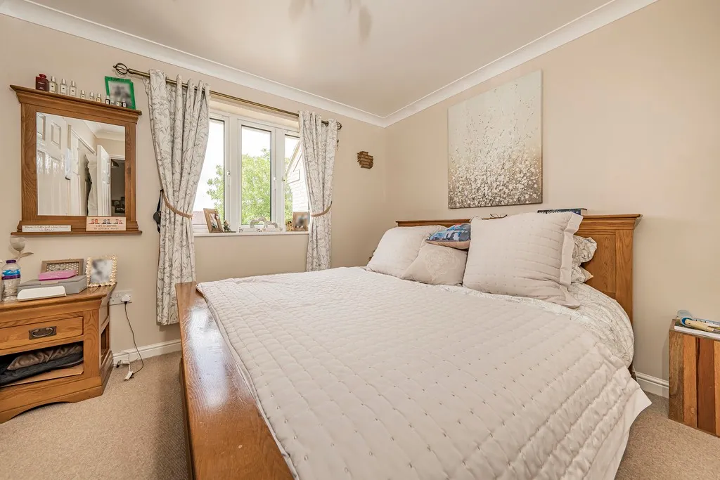 Buchan Close, Cowley, UB8, photo 27