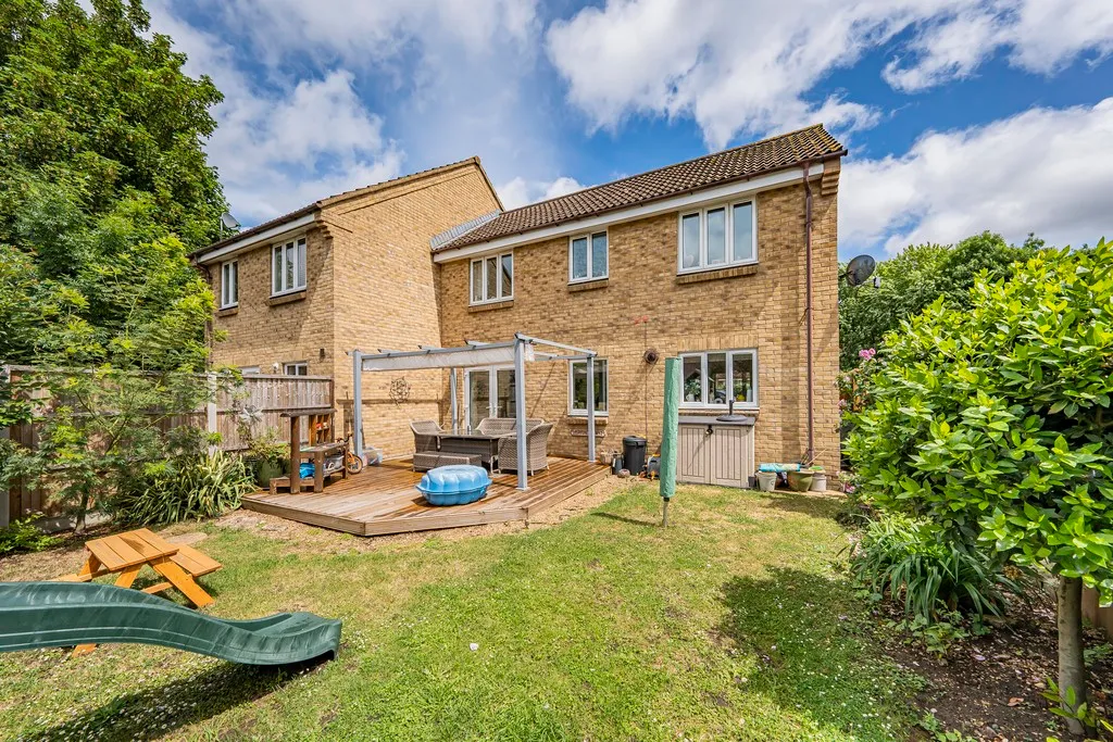 Buchan Close, Cowley, UB8, photo 22