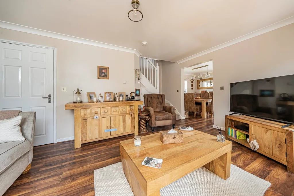 Buchan Close, Cowley, UB8, photo 15