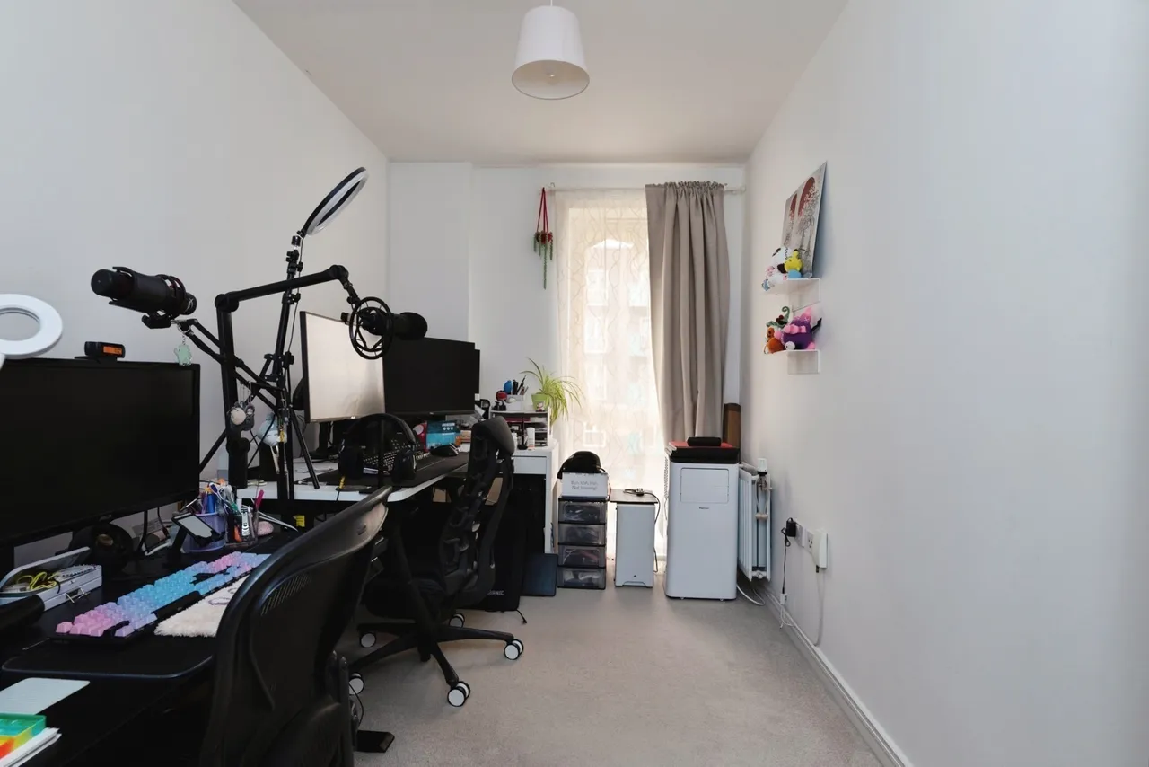 Handley Page Road, BARKING, Essex, IG11, photo 12
