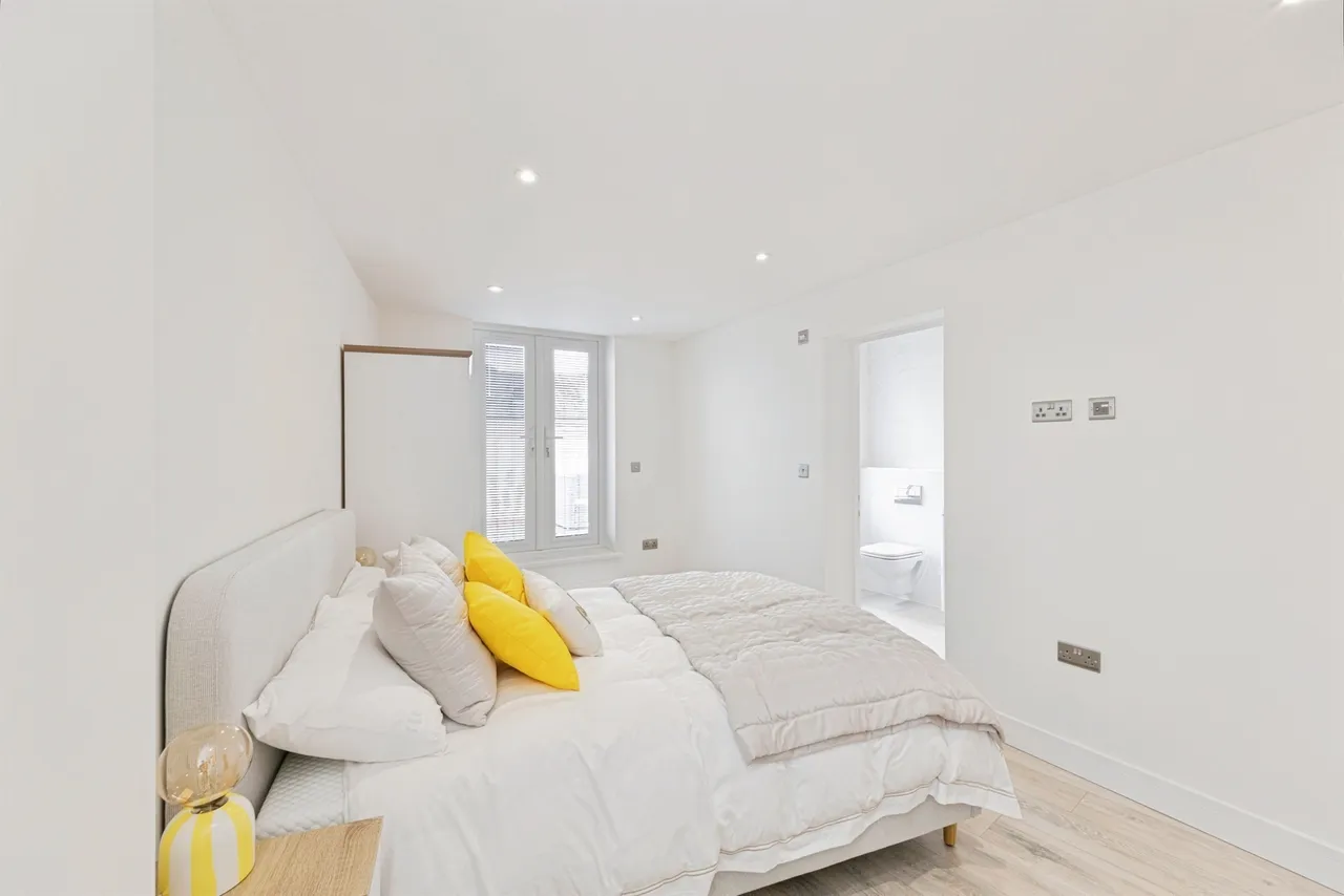 High Street, Woburn Sands, MK17, photo 11