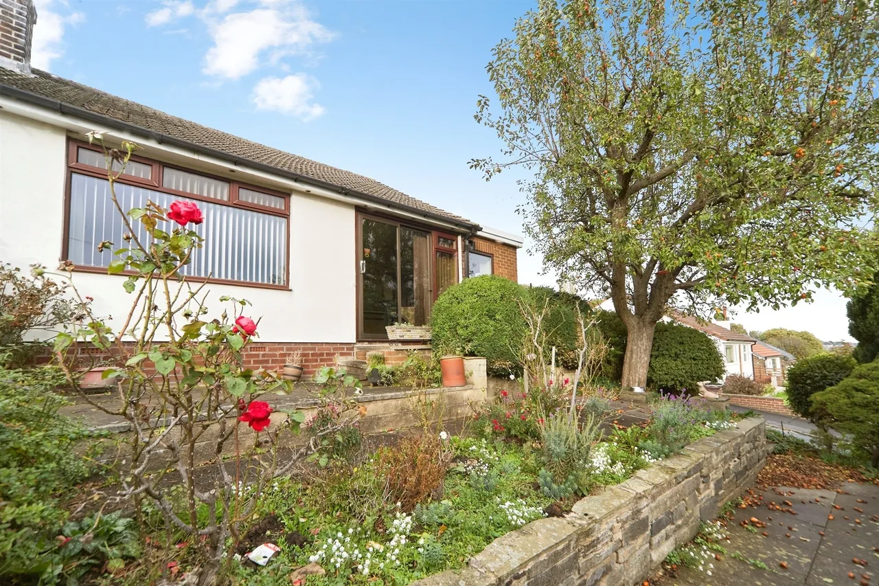 2 bed house for sale, Hough Side Close, Pudsey, LS28