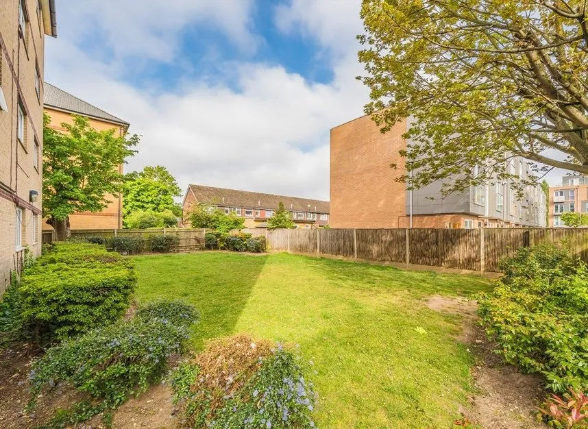 Issa Road, Hounslow, TW3, photo 5