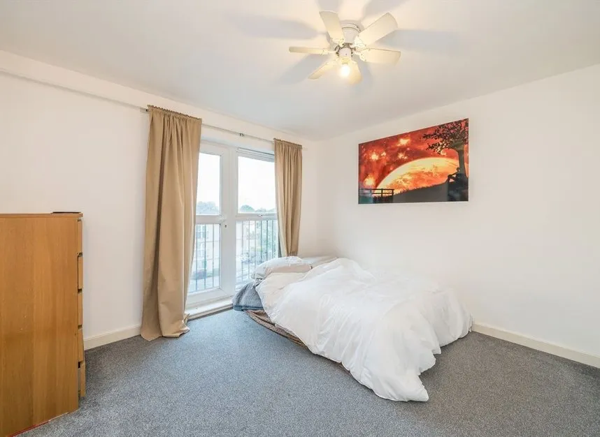 Issa Road, Hounslow, TW3, photo 4