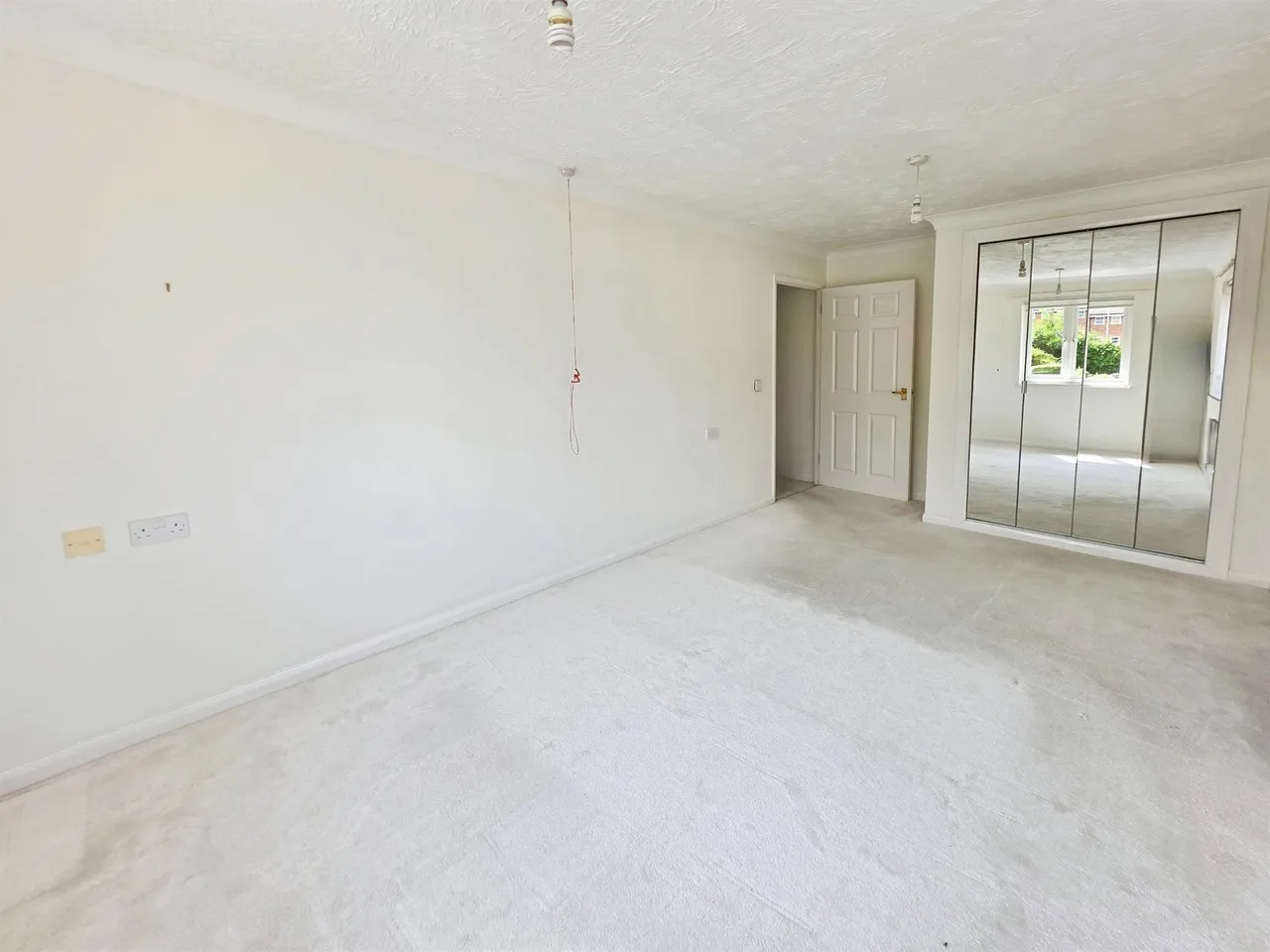 Willow Road, Aylesbury, HP19, photo 7