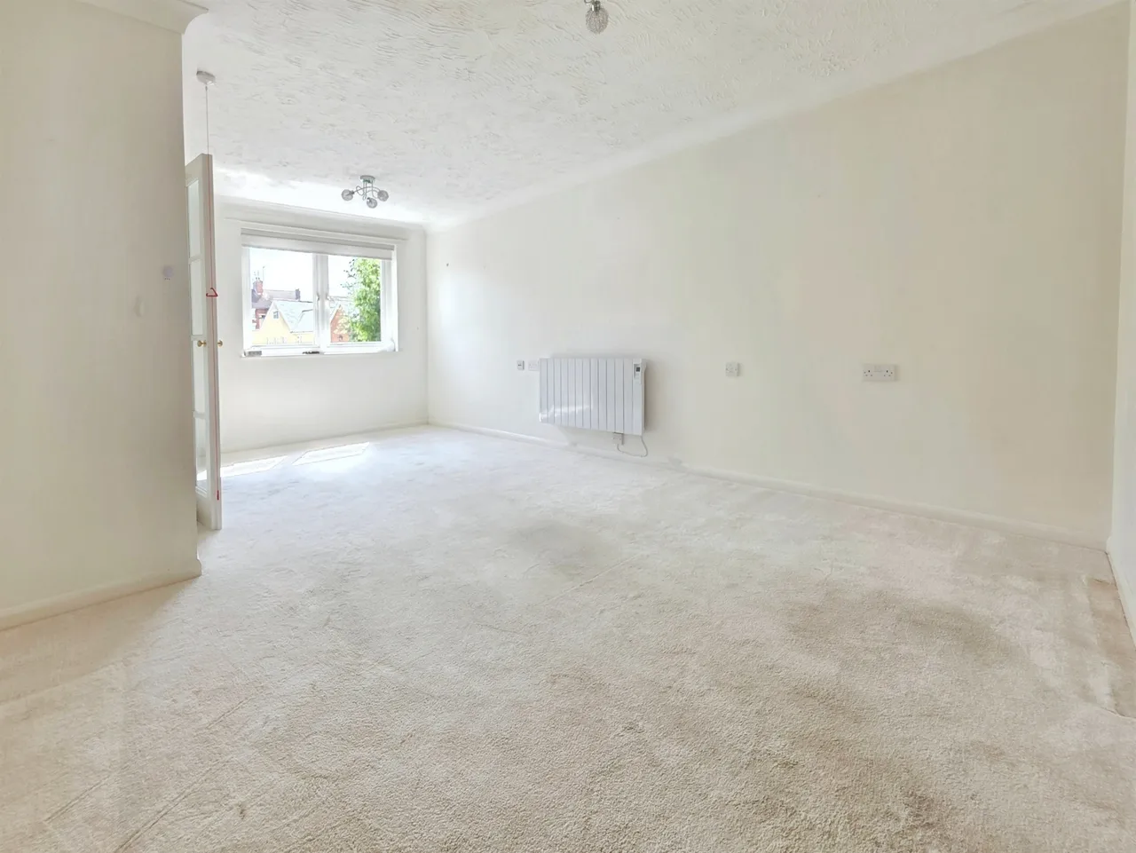 Willow Road, Aylesbury, HP19, photo 4