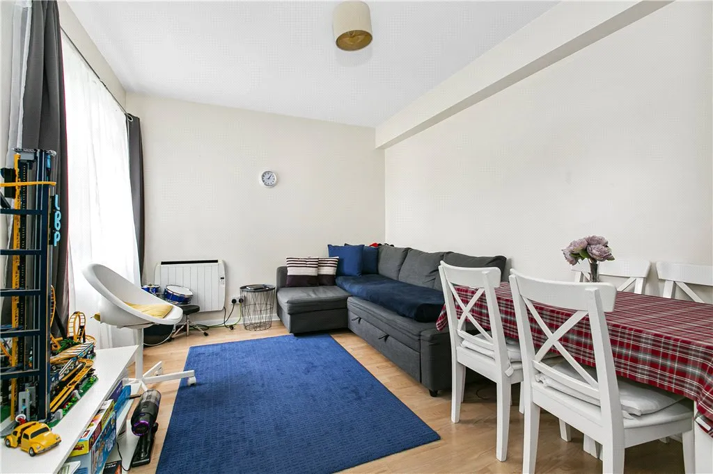 Station Road, Addlestone, KT15, photo 2
