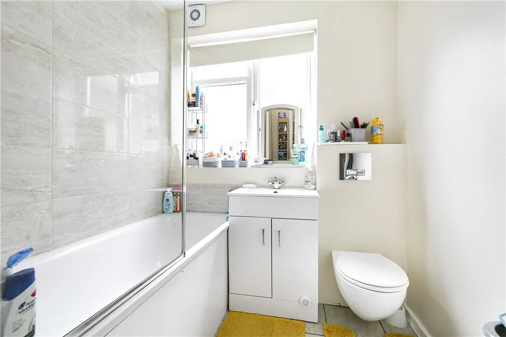 Station Road, Addlestone, KT15, photo 7