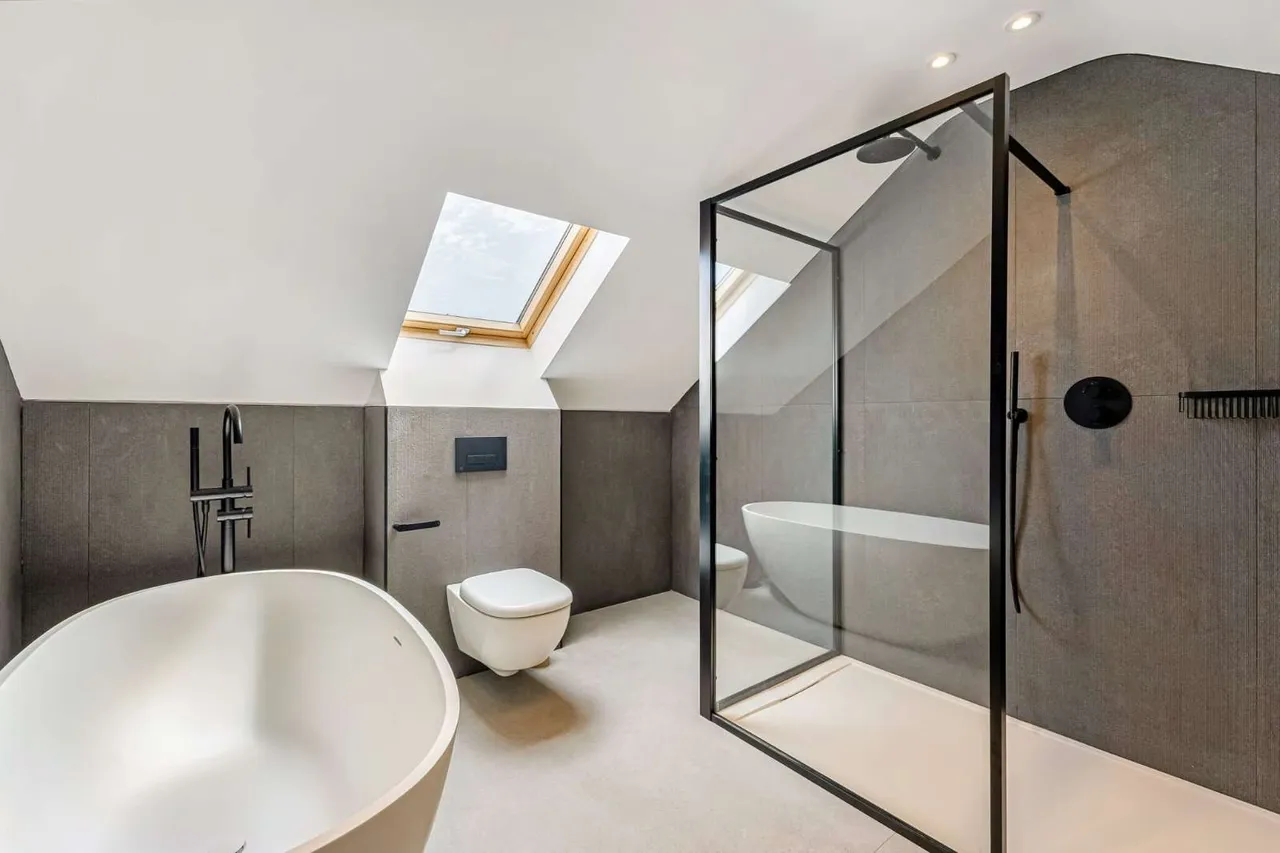 Ash Close, Walters Ash, Buckinghamshire, HP14 4TR, photo 9