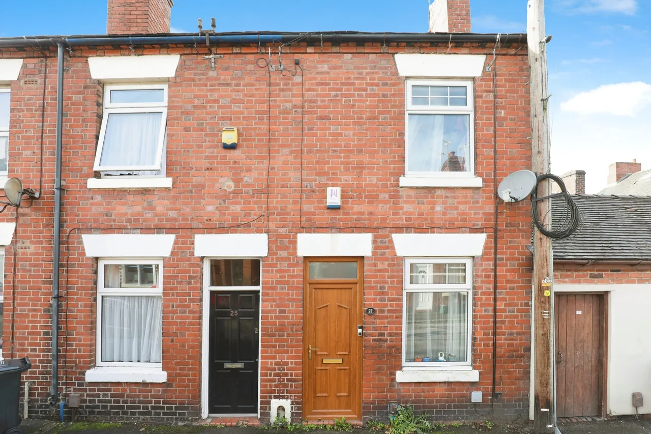 2 bed house for sale, North Street, Newcastle, ST5