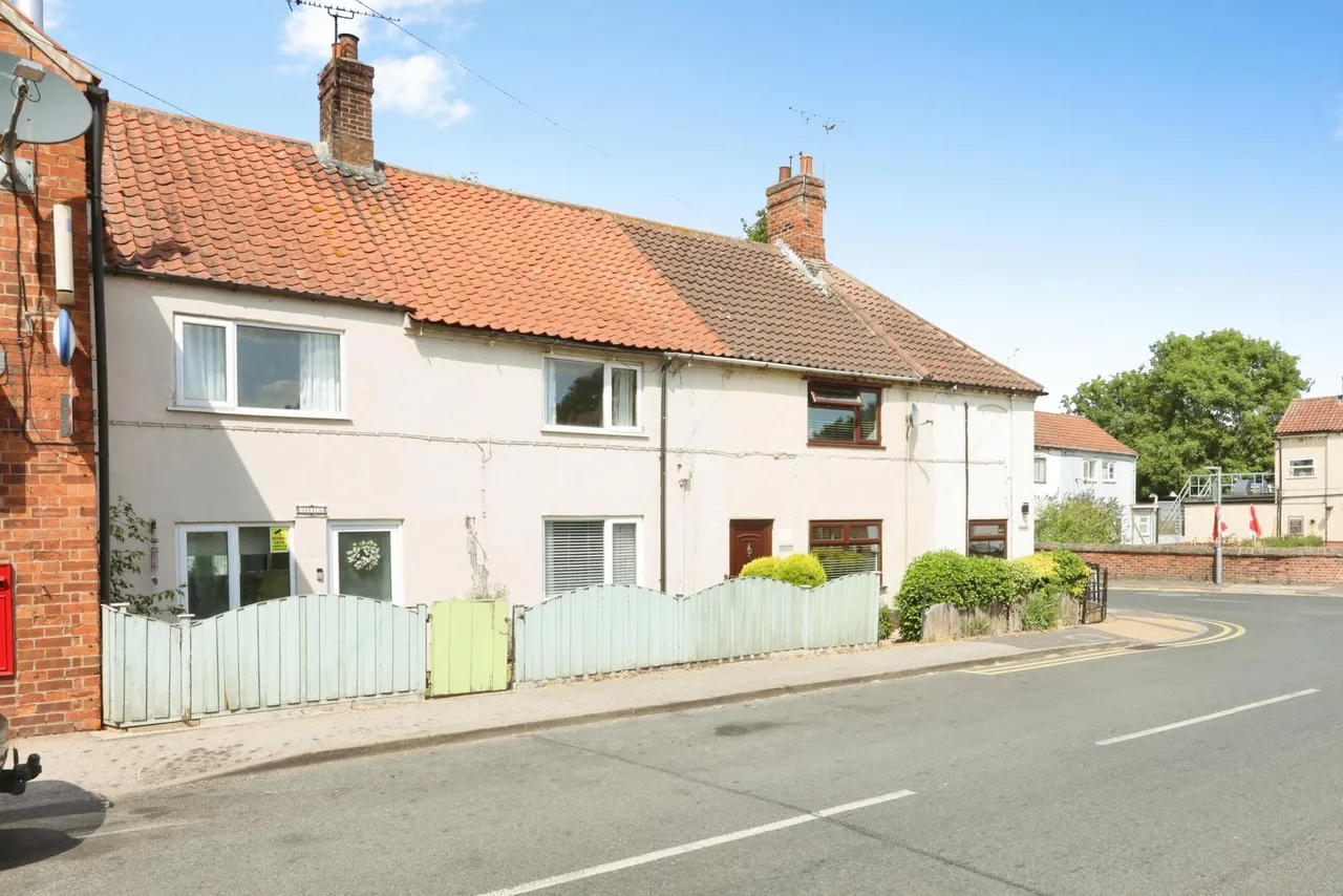 2 bed house for sale, Main Street, Retford, DN22