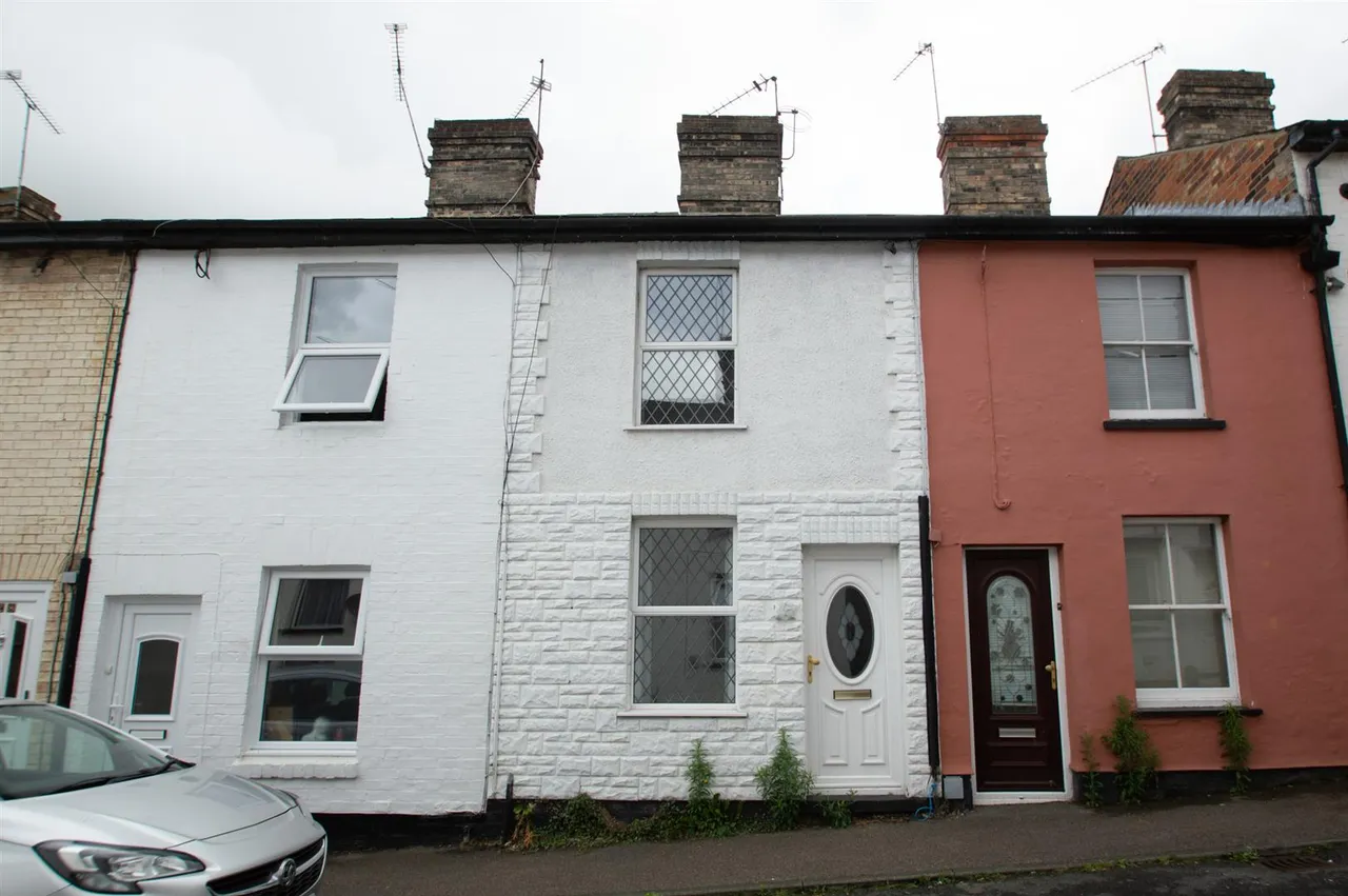 2 bed house to rent, Eden Road, Haverhill, CB9