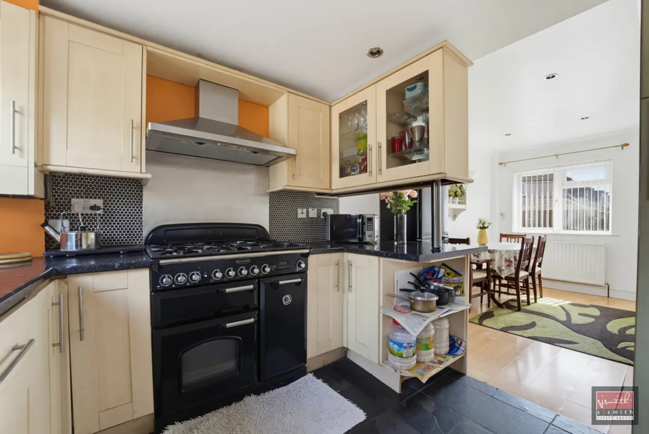Avenue Road, Feltham, photo 4