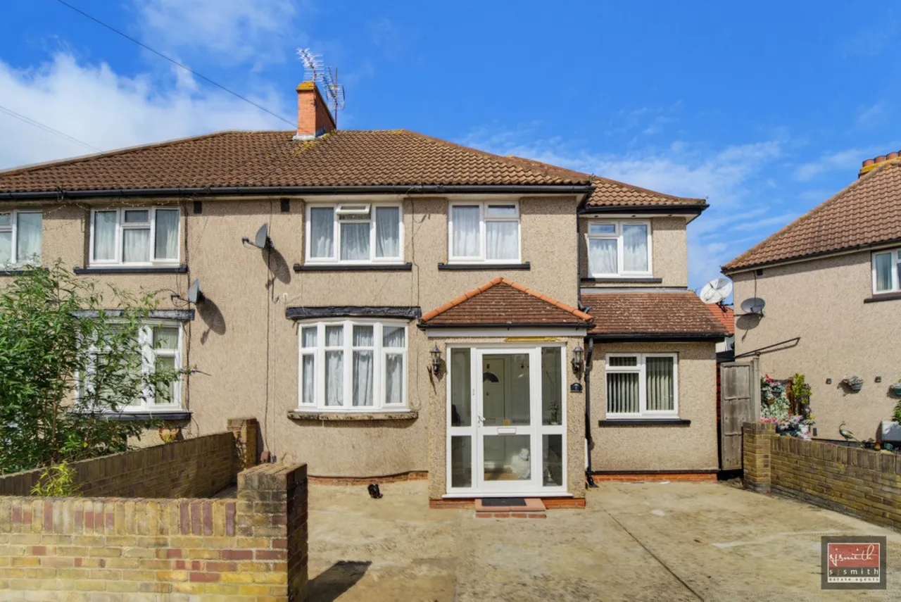 Avenue Road, Feltham, photo 16