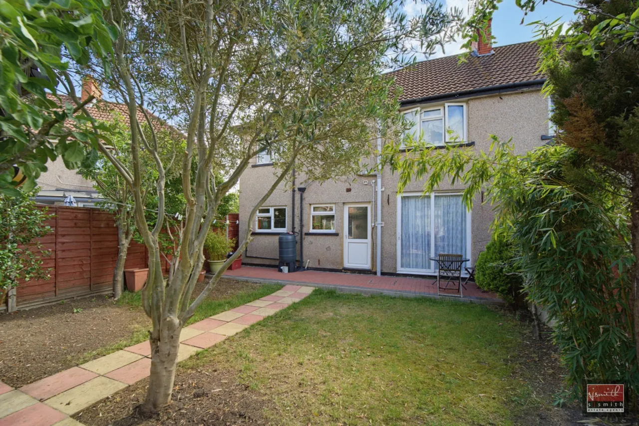 Avenue Road, Feltham, photo 13